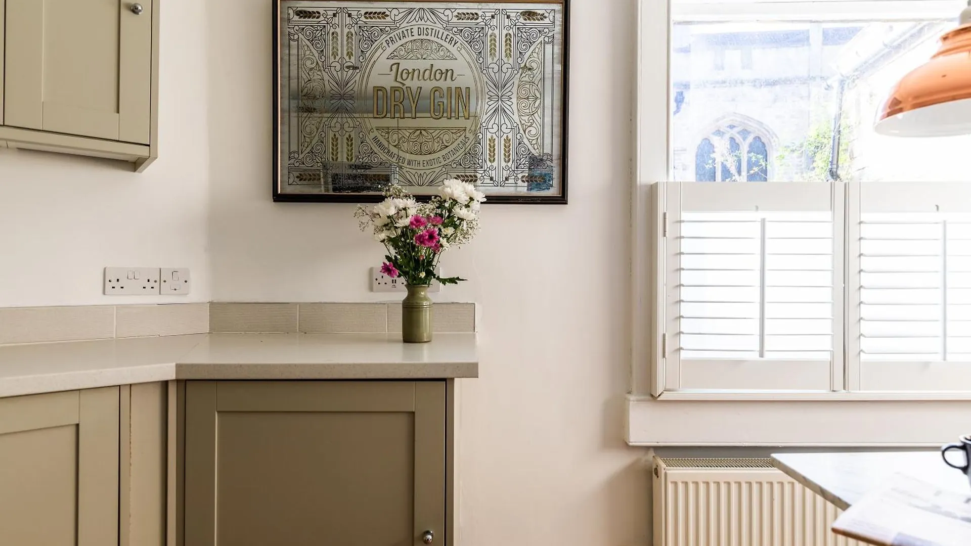 Hidden Central Cottage Retreat Bath Apartment